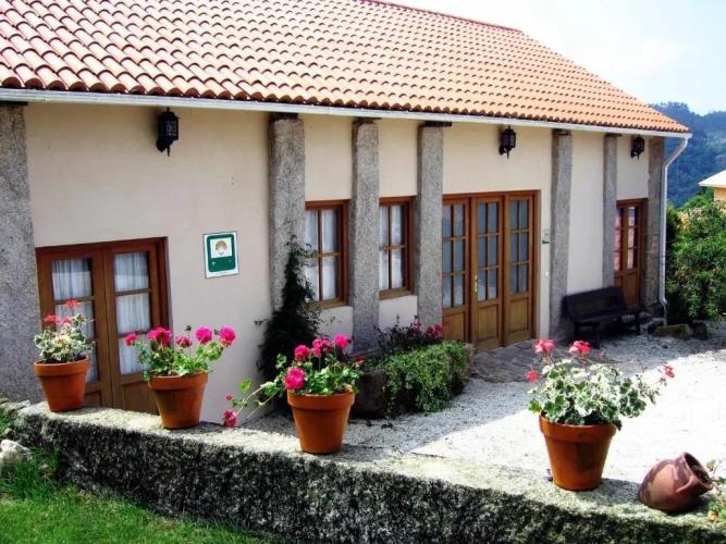 2 Bedrooms Quadruple Family Apartment
