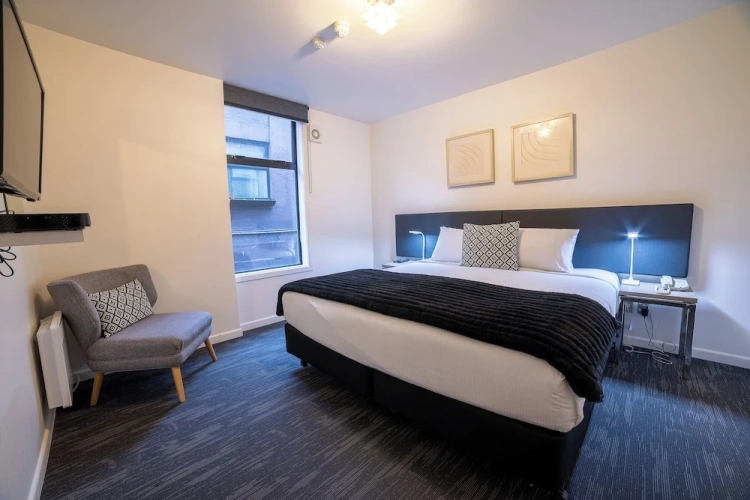 1 Bedroom Deluxe Suite