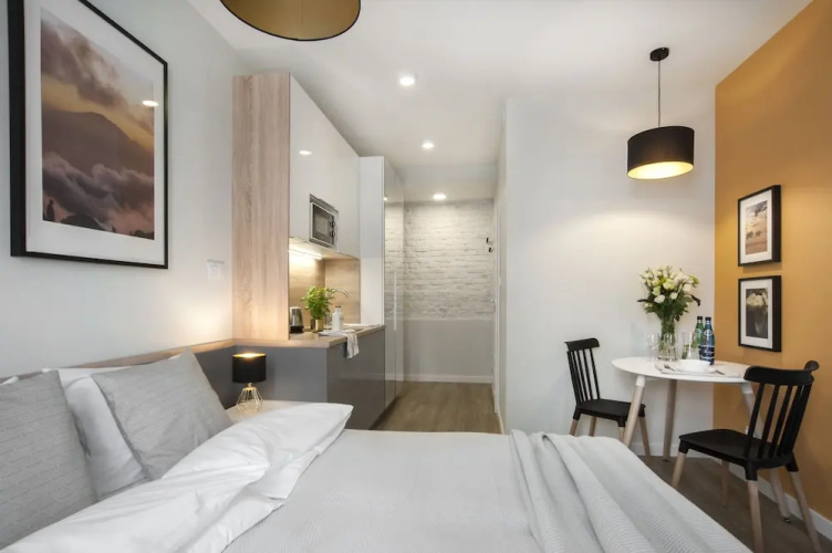 7 Continents Apartments