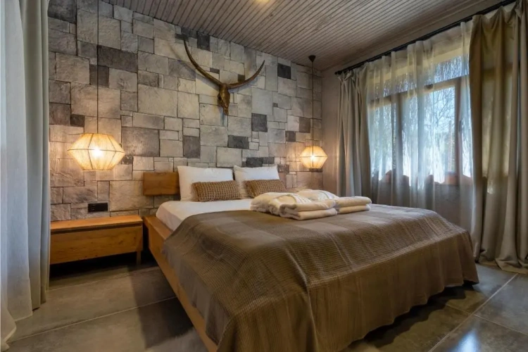 2 Bedrooms Villa