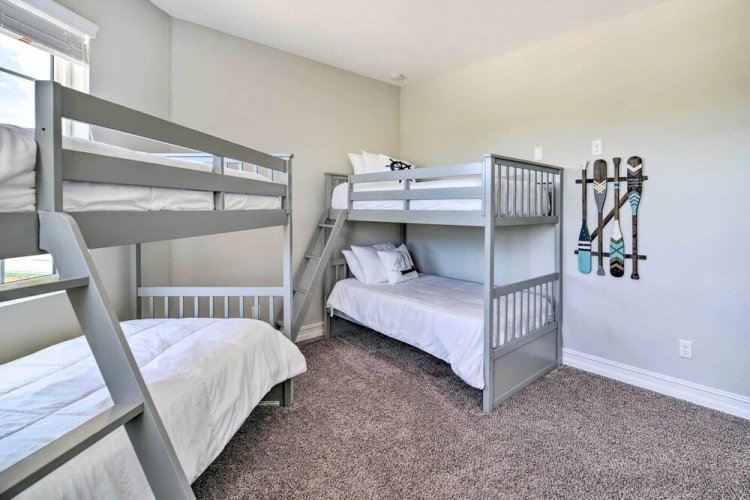 3 Bedrooms Apartment
