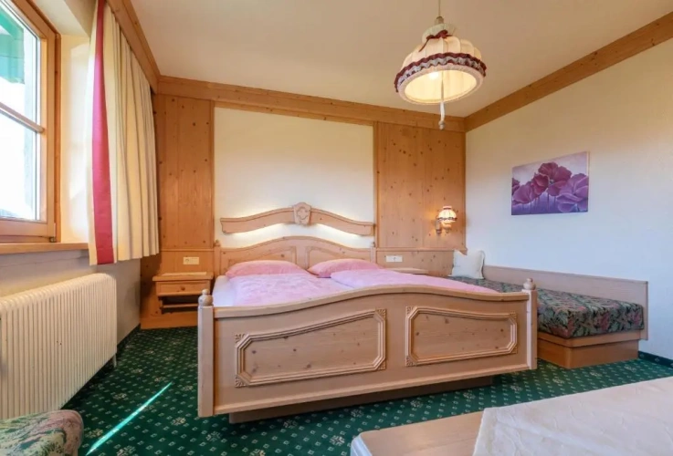 Standard Family room with mountain view