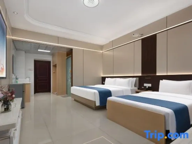 Standard Twin Family room with city view