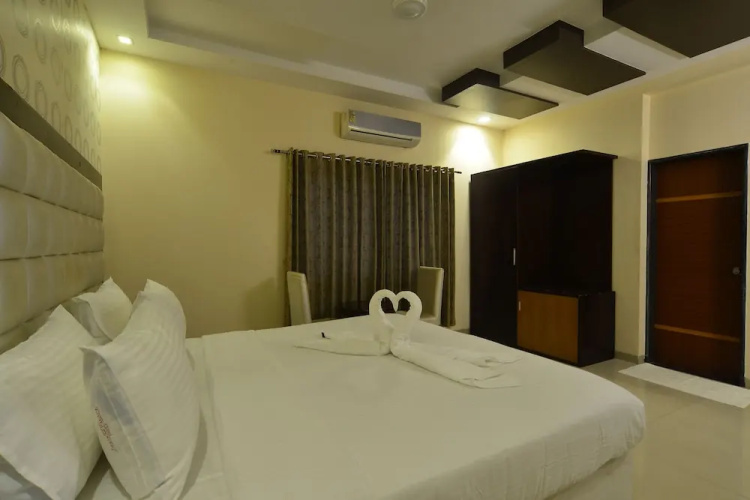 Hotel Jhankar Palace