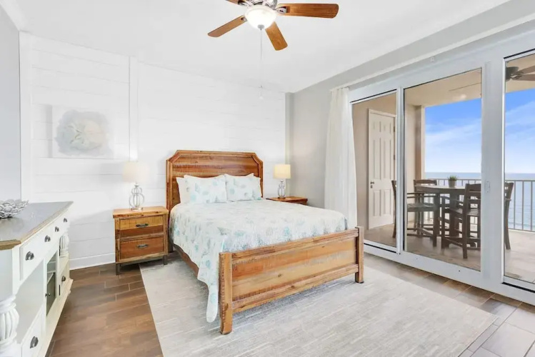 Regency Isle 806 2 BR 2 5 BA Gulf-front A