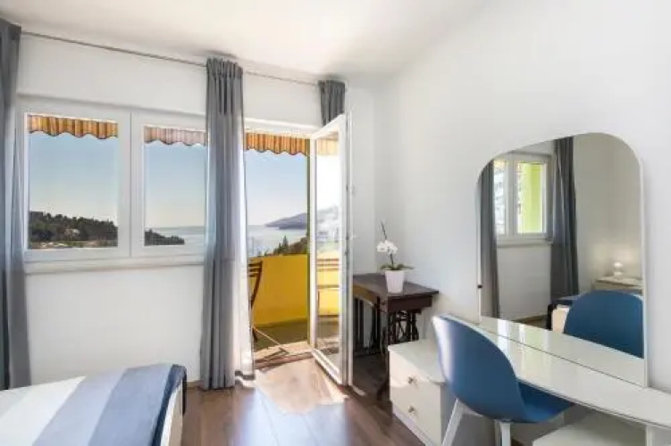 Apartment Dora