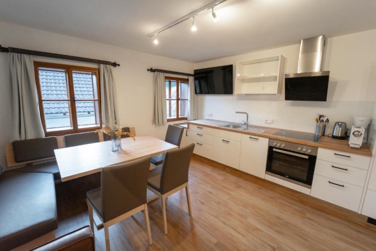 3 Bedrooms Apartment