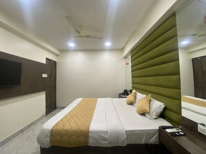 Hotel B Town
