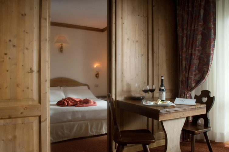 Hotel Alaska Cortina