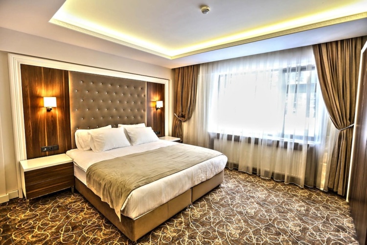Lagoon Palace Hotel