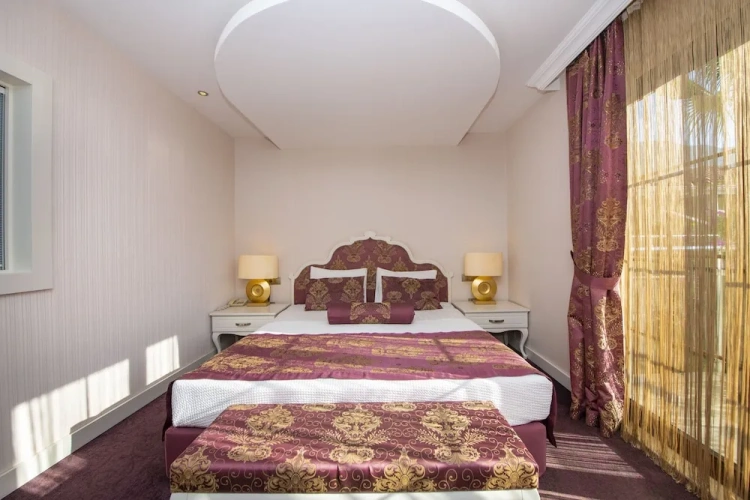 Deluxe Suite