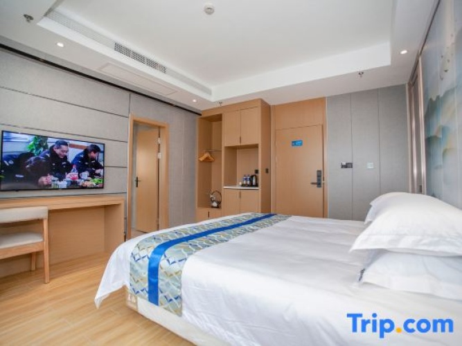 Standard Double room with lake view