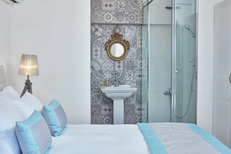 La Maltese Oia Luxury Suites