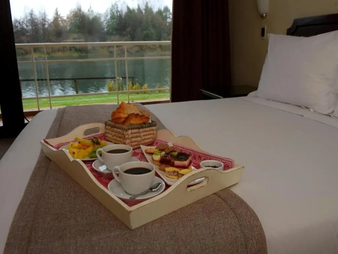 Suite with balcony and with view