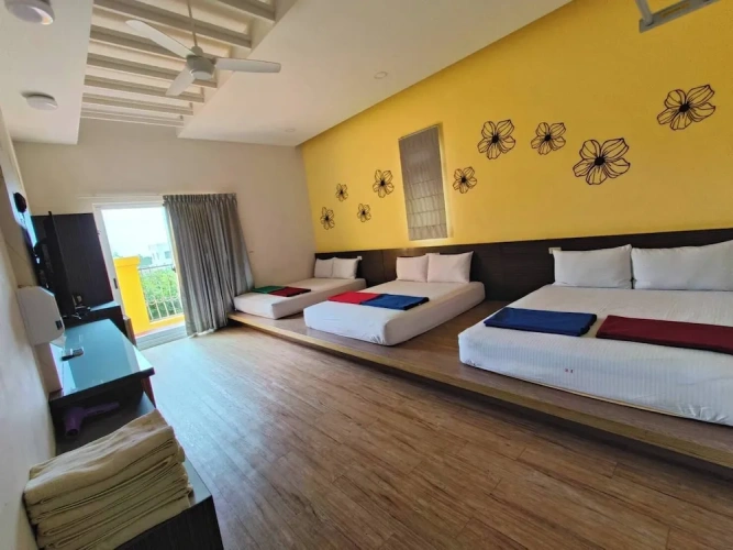 Family Suite with balcony and with courtyard view