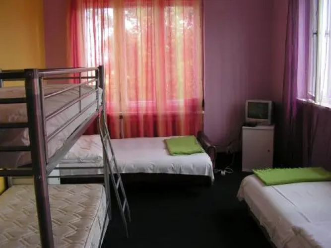 100Ten Hostel