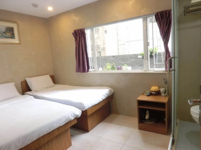 Standard Triple room