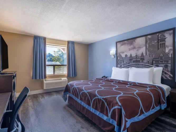 Super 8 by Wyndham Toronto East ON