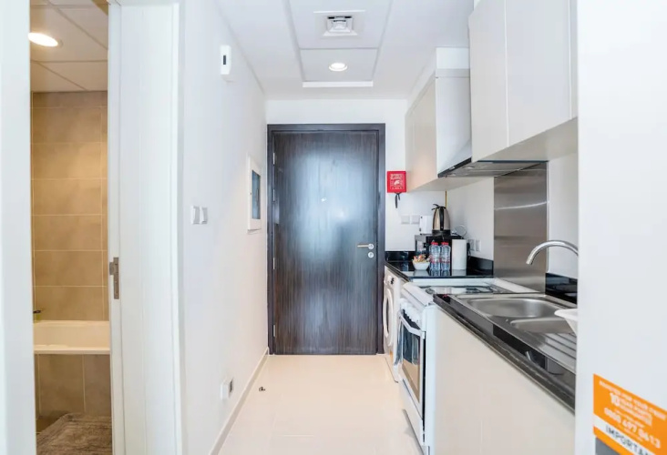 Tanin - Sleek Studio Offering Unobstructed City Views
