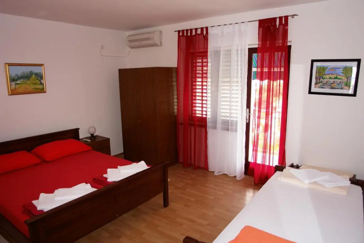 Apartment Mladen