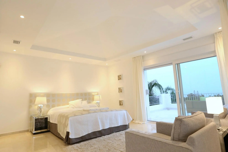 24550-Exquisite Villa Near Beach - Heated Pool