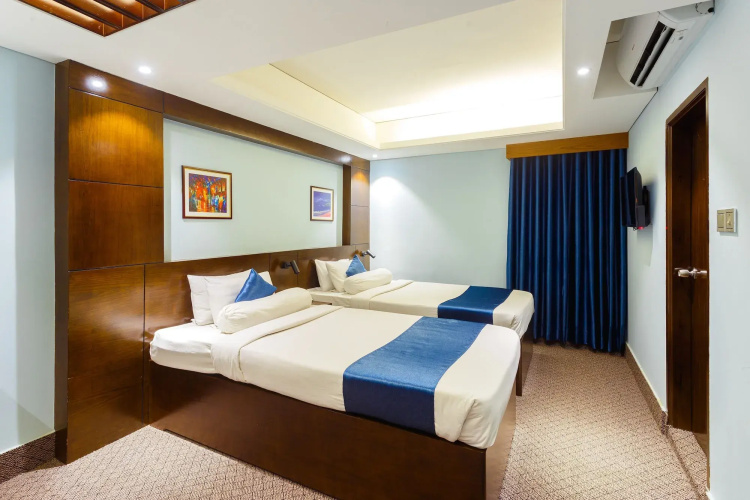 Hotel The Capital