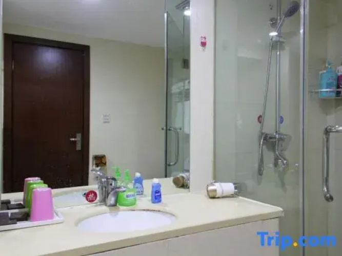 Typhoon Shelter Theme Apartment Hotel
