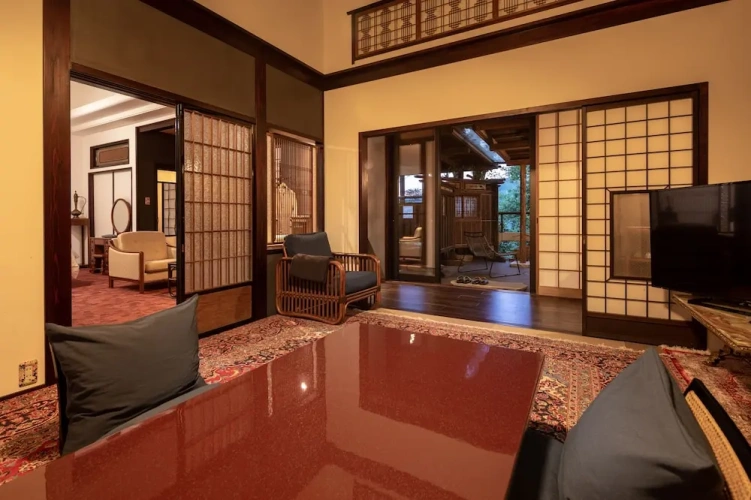Premier room