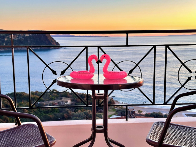 Roomers Himara