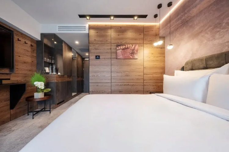 . Hotel SIMONA HALEP
