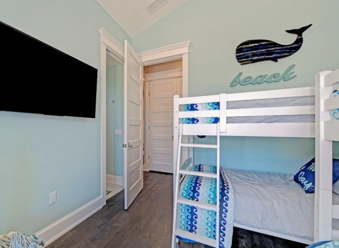 5 Bedrooms Cottage