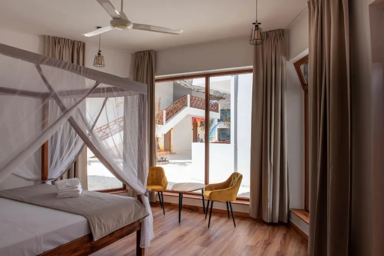 S&S Hotel