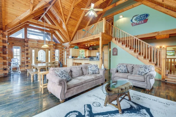 4 Bedrooms Cottage