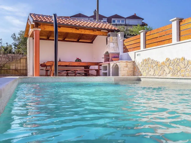 Apartment in Liznjan With Pool Terrace