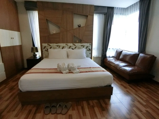 Standard Twin room with pool view