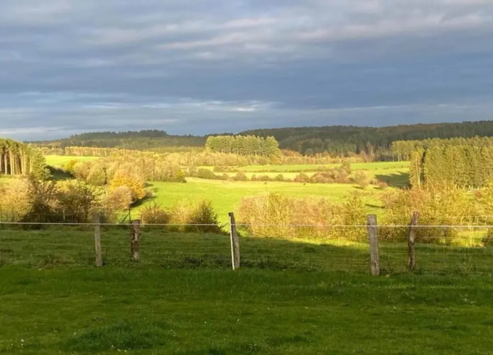 Bievre Forest-edge Retreat