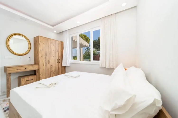 Marvelous Conservative Villa in Muratpasa