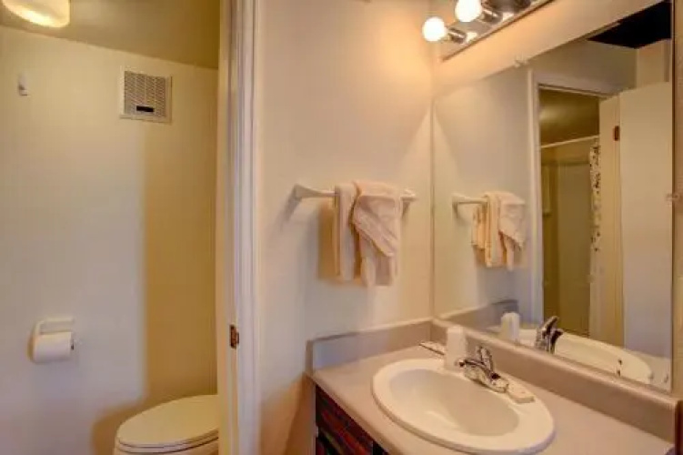A203 Treehouse 2 Bedroom Condo by Redawning