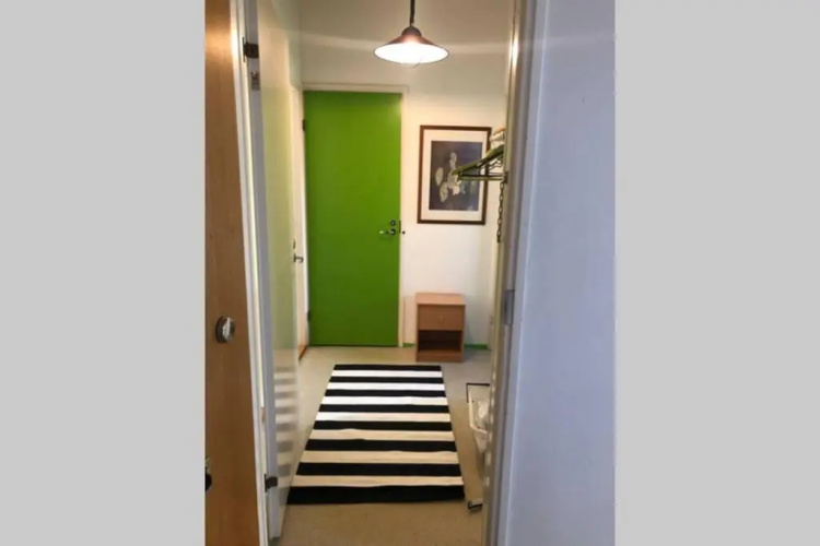 Värikäs puutalokaksio 1-6 hlölle, ilm parkit