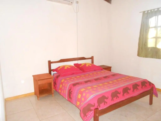 4 Bedrooms Cottage