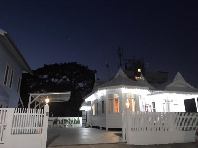 2 Bedrooms Villa