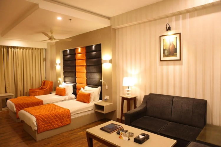 Hotel Aananda Imperial