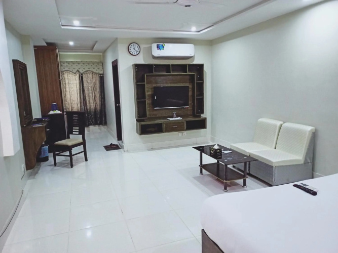 Crown Inn Hotel Multan