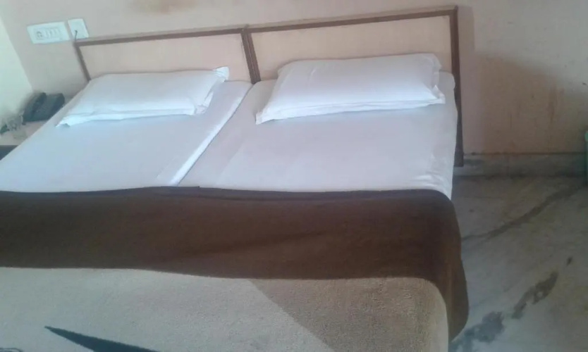 Economy room