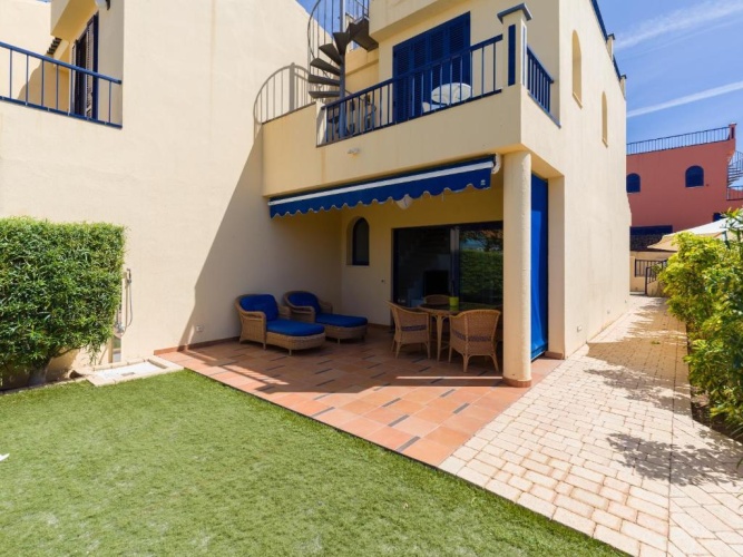 2 Bedrooms Cottage