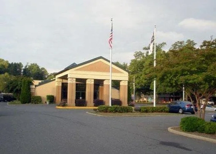 Econo Lodge  Inn & Suites