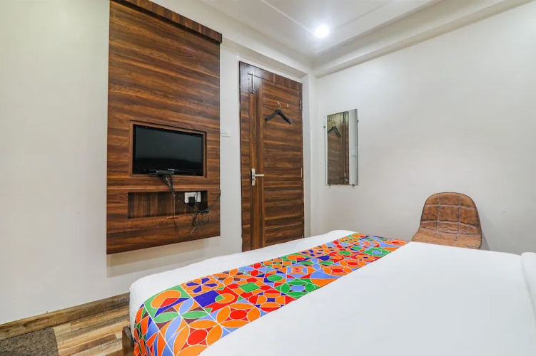 Fabhotel Bless Inn