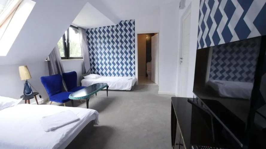 Classic Quadruple room with view
