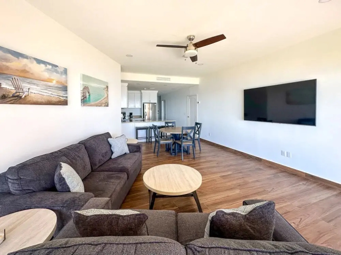 Steps to Sandy Beach Pool Renovated 2BR Condo