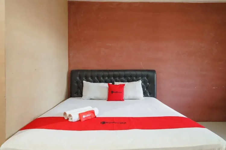 RedDoorz Syariah Hotel Enasti Berastagi